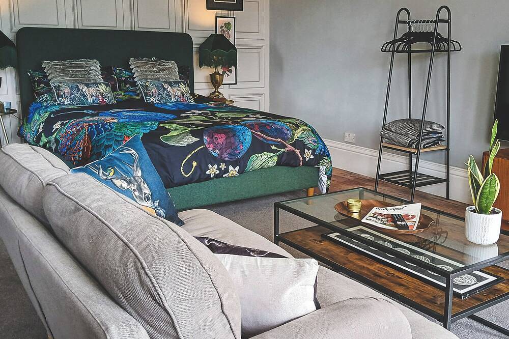 Lux double&lounge area /en suite.fab hosts/stylish  interiors..incredible views  in Dolgellau, Snowdonia