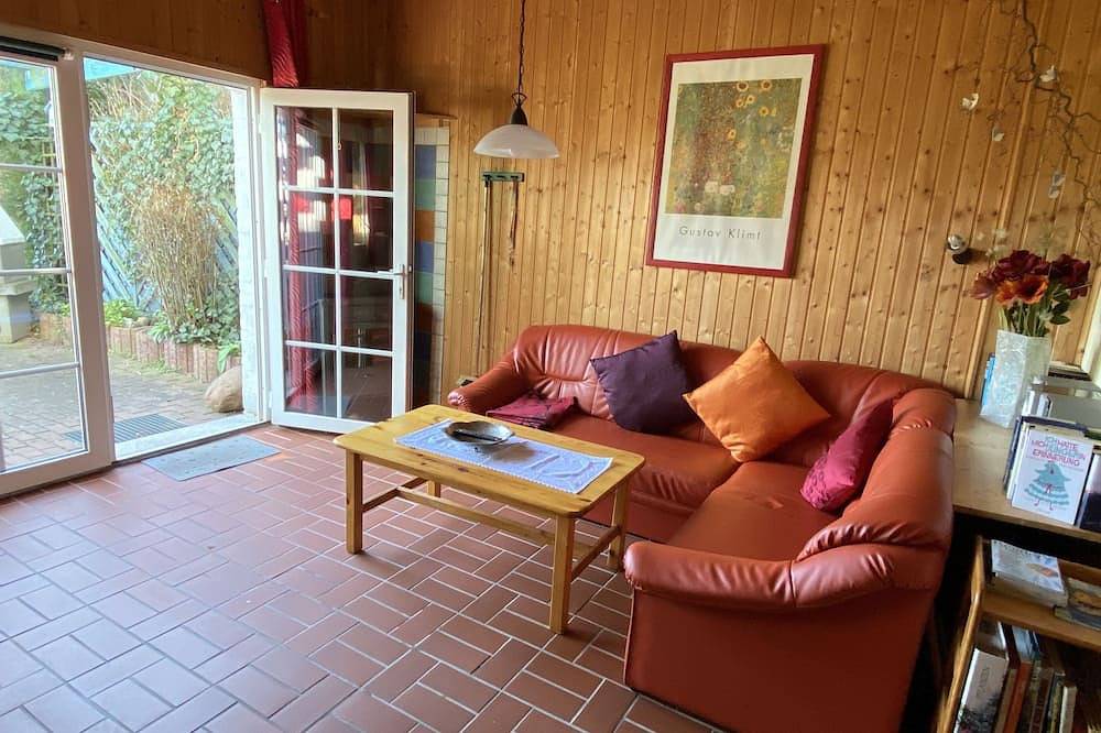 Ganze Wohnung, Ferienwohnung Uckermark, Angermünde,Kamin, Terrasse & Sauna in der Natur, in Crussow, Angermünde