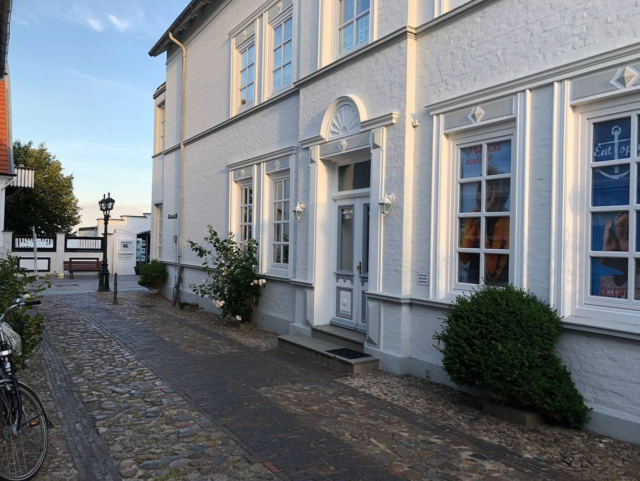 Ganze Ferienwohnung, Sandwallkoje - Ferienwohnung Sandwallkoje - mit Meerblick und kleinem Balkon in Wyk auf Föhr (Stadt), Wyk auf Föhr