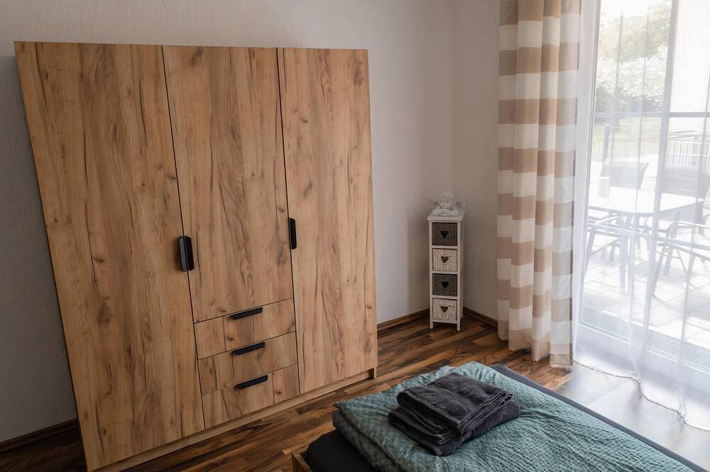 Ganze Wohnung, Ferienwohnung 60qm mit Tageslichtbad in Nittenau, Ostbayern
