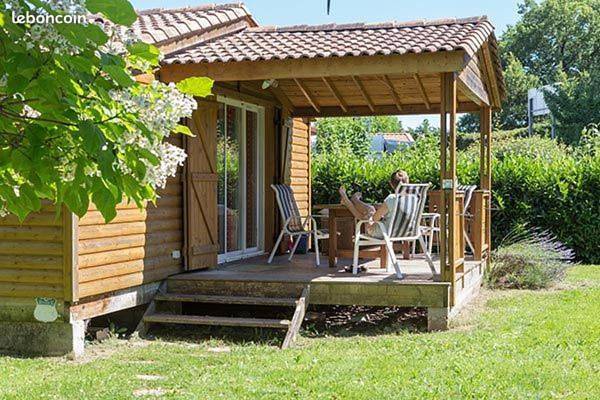 Camping pour 2 personnes, avec vue et jardin, animaux acceptés dans Auvergne-Rhône-Alpes - 2