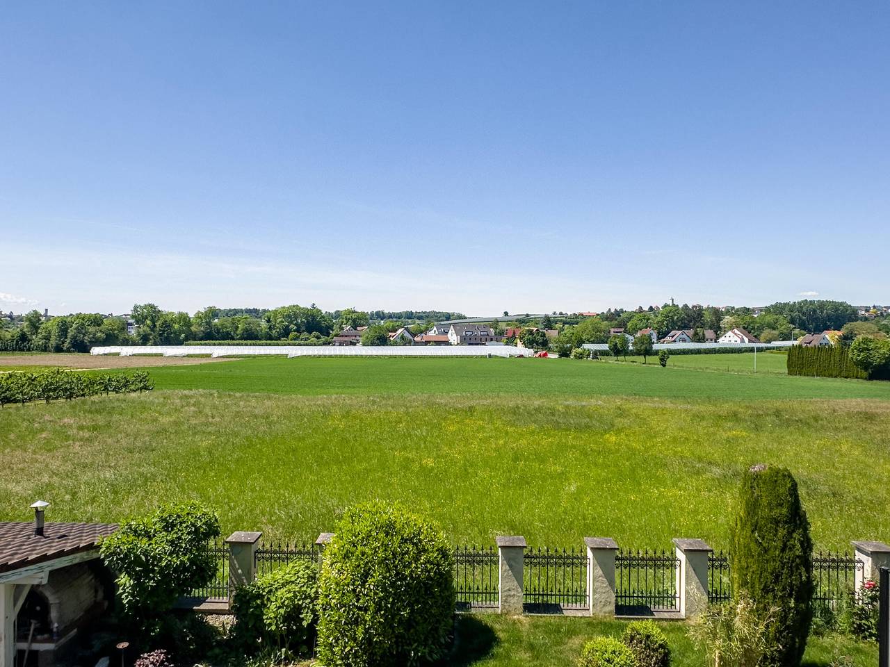 Ganze Wohnung, Moderne Ferienwohnung 2 im Haus Sohl mit Privatem Balkon & Wifi in Friedrichshafen, Region Bodensee-Oberschwaben