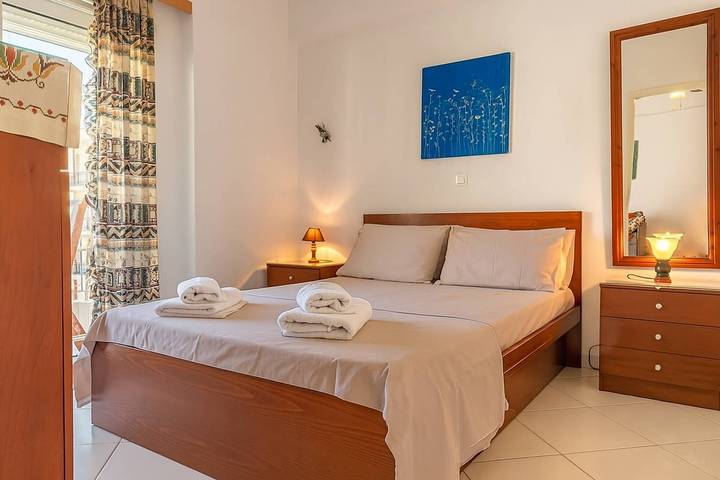 Gîte pour 4 personnes, avec balcon/terrasse, adapté aux familles à Calamata - 3