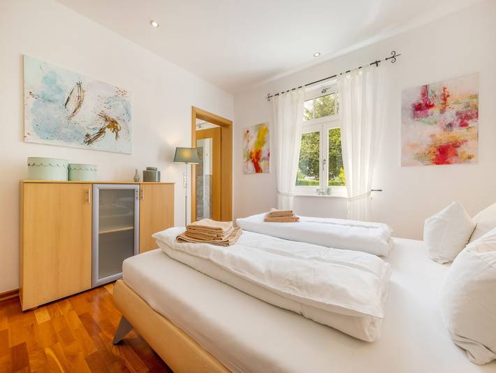Ferienwohnung für 6 Personen, mit Terrasse und Garten sowie Seeblick und Ausblick auf Rügen - 2