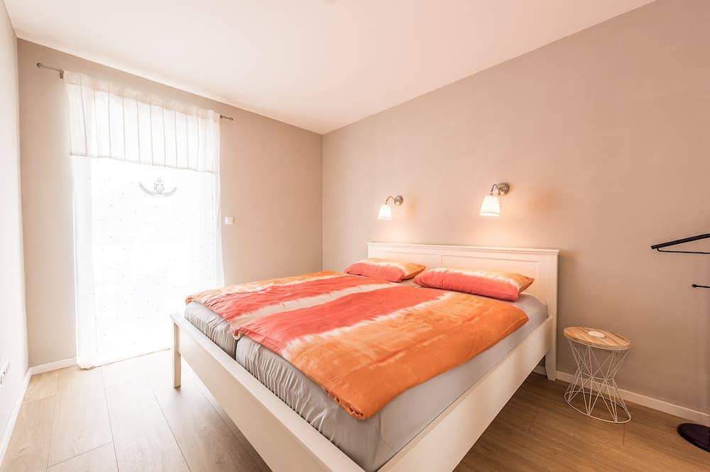 Ganze Wohnung, Ferienwohnung 61 qm, 1 Schlafzimmer und Balkon mit Blick auf den Kurpark in Bad Aibling, Landkreis Rosenheim