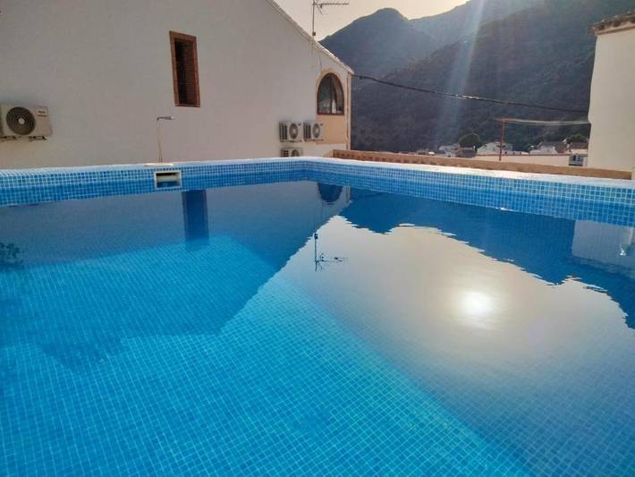 Vacation rental for 5 people, with Balcony and Terrace as well as Pool and View in Los Alcornocales