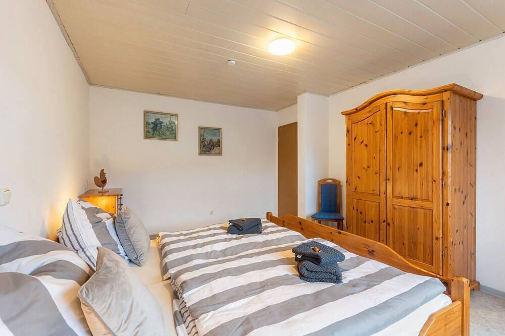 Ganze Wohnung, Ferienwohnung Schönhals mit privater Terrasse, privatem Garten und Wlan in Herbstein, Vogelsberg Region