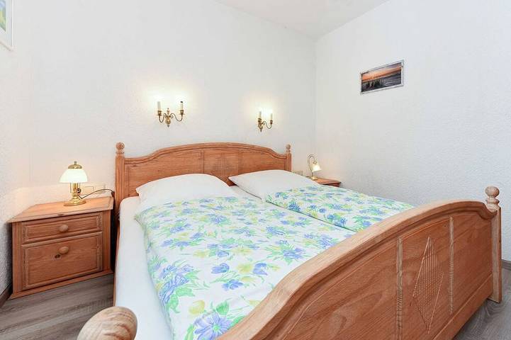 Ferienwohnung für 6 Personen, mit Terrasse und Garten in Dunum - 4