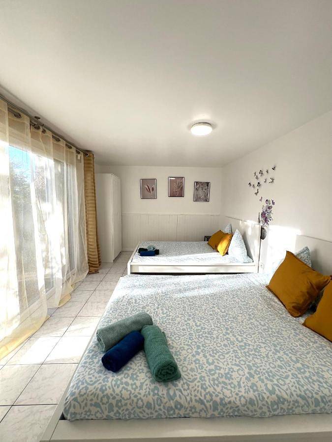 Location de vacances pour 2 personnes, avec jardin à Rosny-sous-Bois