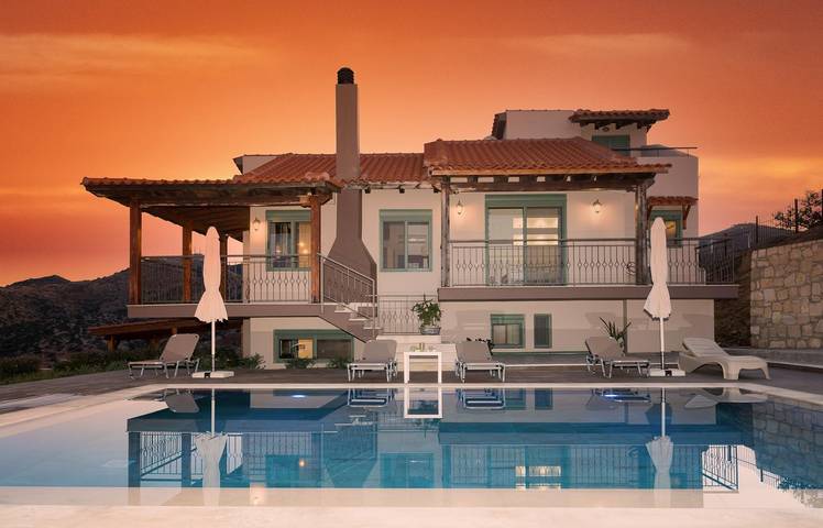 Location de vacances pour 9 personnes, avec terrasse dans Agia Pelagia - 2