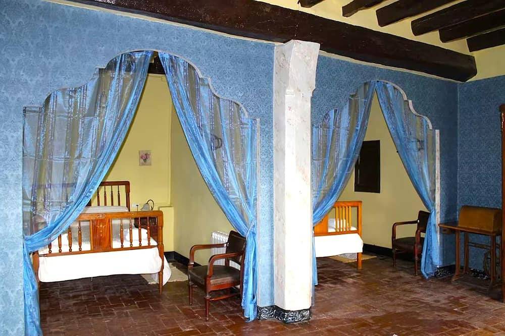 Masía cerca del lugar natal de Gaudí Maspujols in Riudoms, Baix Camp