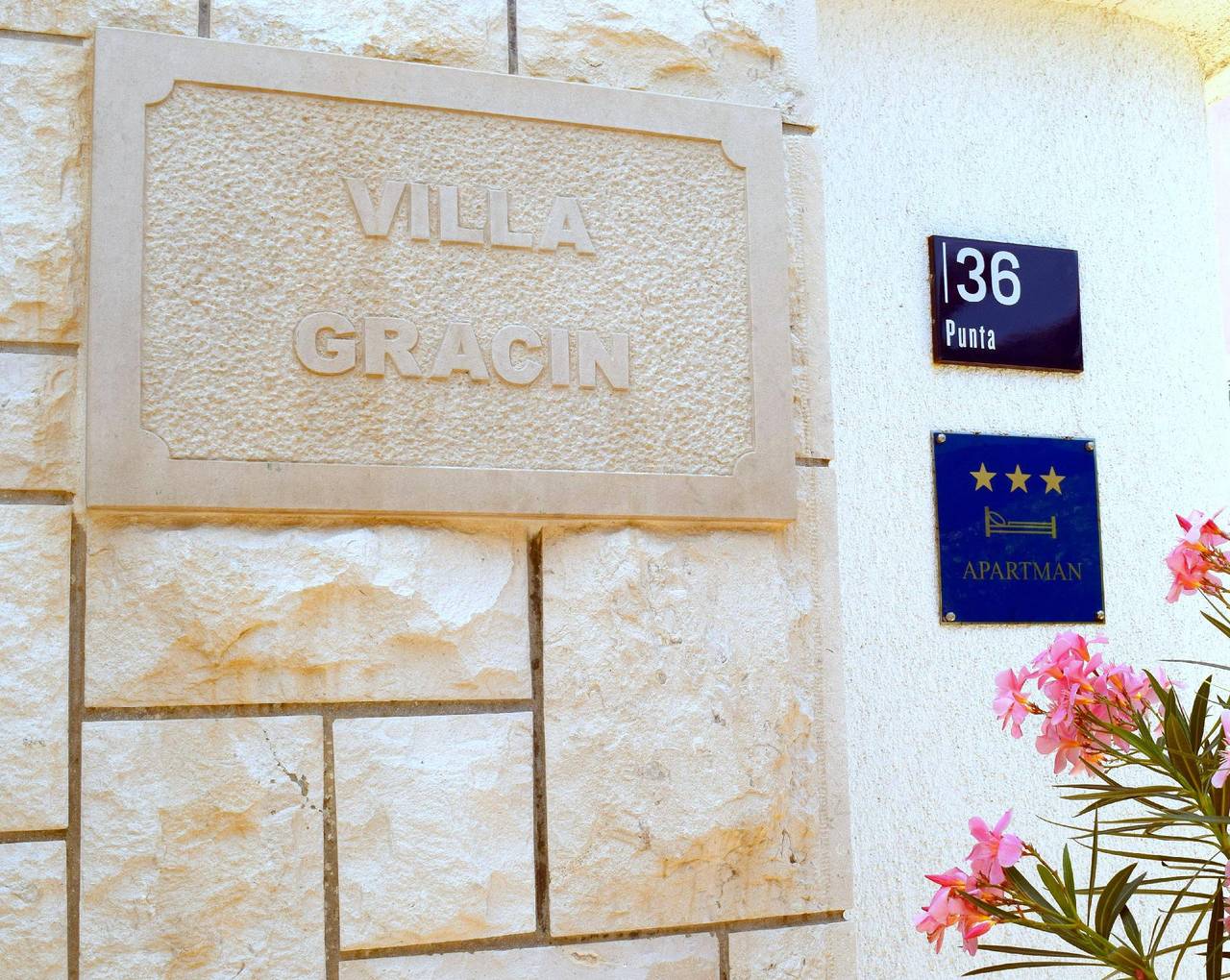 Entire holiday apartment, Apartments Villa Gracin in Povlja, Povlija, Selca and Sumartin