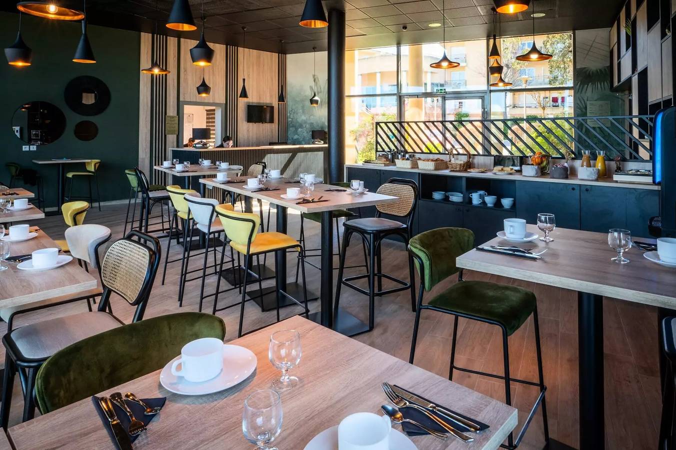 Ganze Wohnung, Ferienwohnung 2 Zimmer 4 Personen in Sophia Antipolis, Cannes und Umgebung