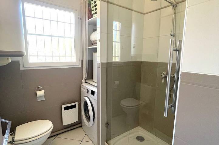 Gîte pour 2 personnes, avec terrasse dans Plage Saint-Clair - 3