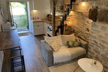 Gîte pour 4 personnes, avec terrasse à Néant-sur-Yvel