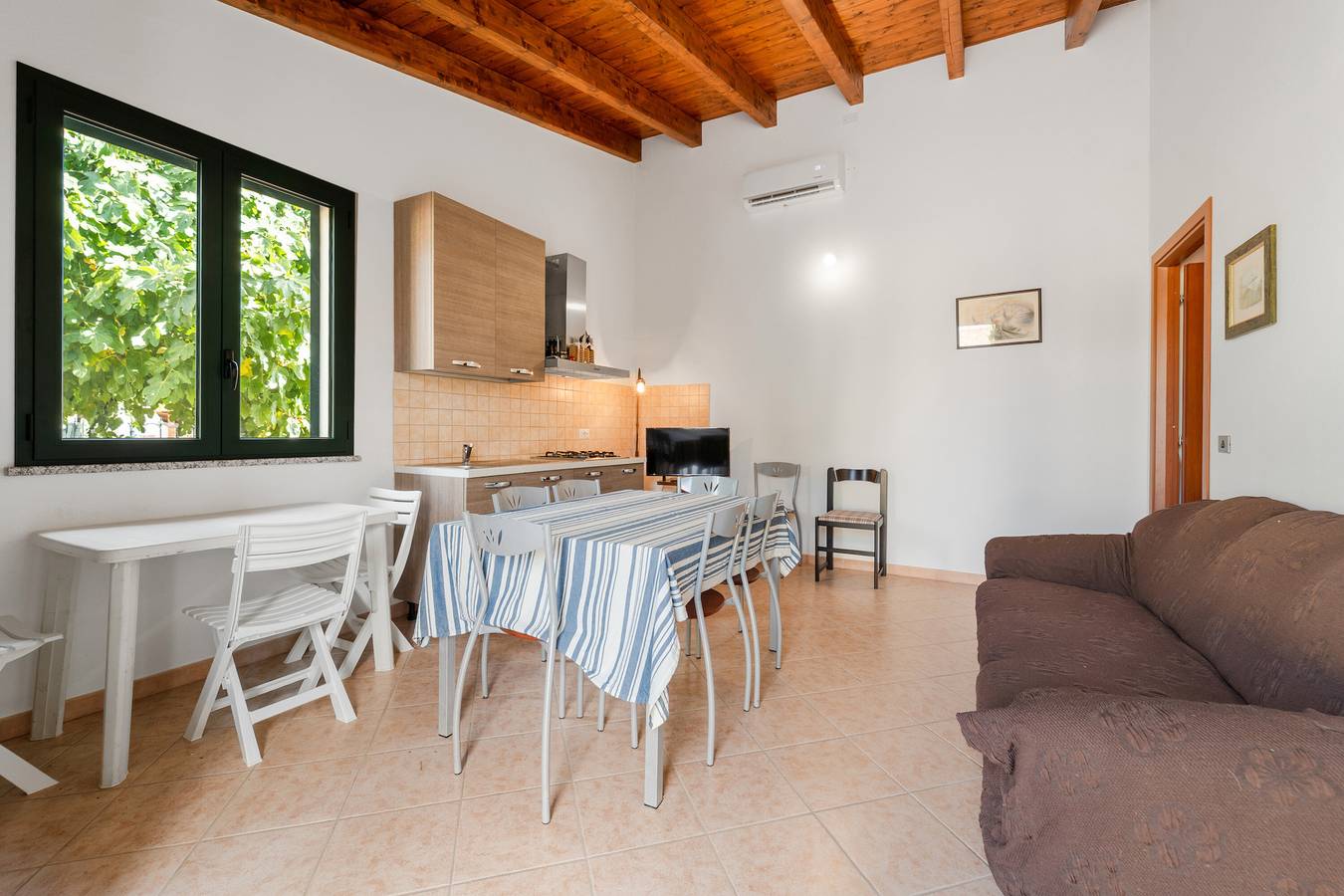Ferienhaus Residenz Sulcis 7 mit Gemeinschaftsterrasse und Klimaanlage in Is Cuccus, Masainas