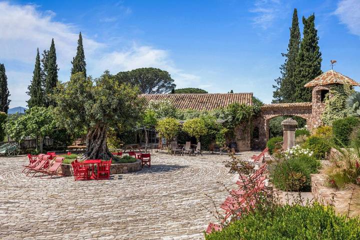 Hôtel pour 6 personnes, avec vue et jardin à Le Cannet-des-Maures - 3