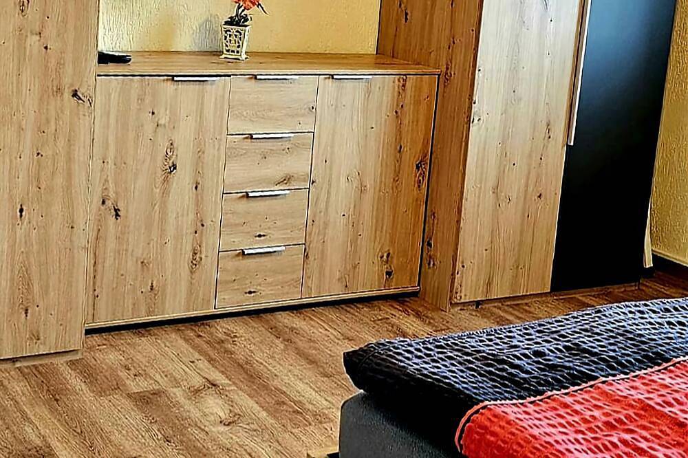 Ferienhaus für 8 Gäste mit Pool, Kamin, Spielplatz, großer Garten in Ballenstedt, Harzvorland