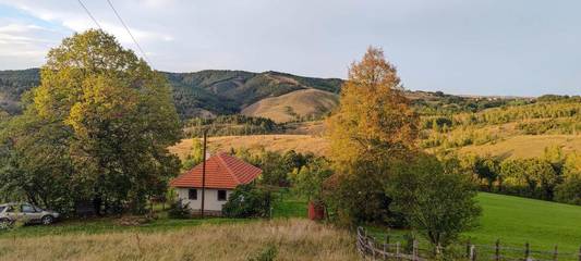 Gîte pour 4 personnes, avec vue et terrasse, animaux acceptés à Kosjerić