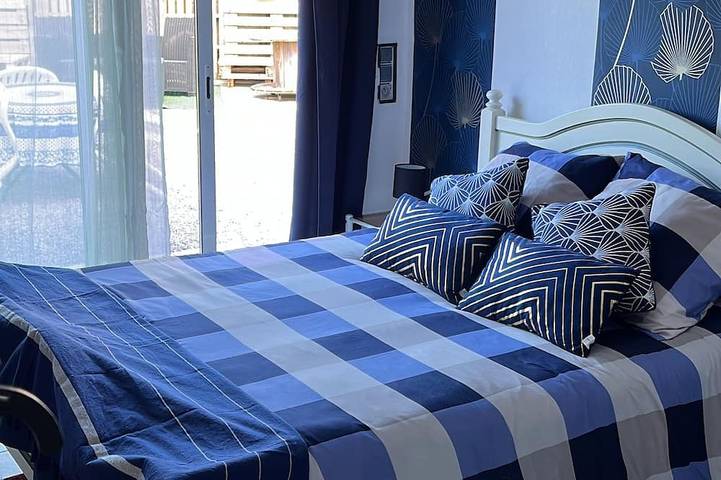 Bed and breakfast for 2 people, with garden and hot tub - 1