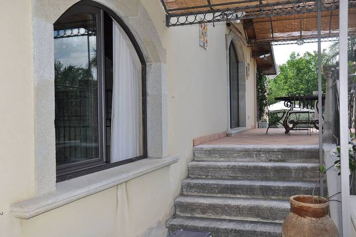 Hangvilla mit Pool in Pace del Mela, Messina Provinz