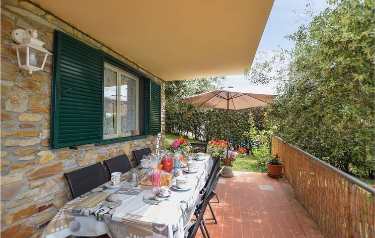 Meerblick 120 Apartment w/ Pool, Parkplatz & AC! in Massarosa, Italienische Riviera