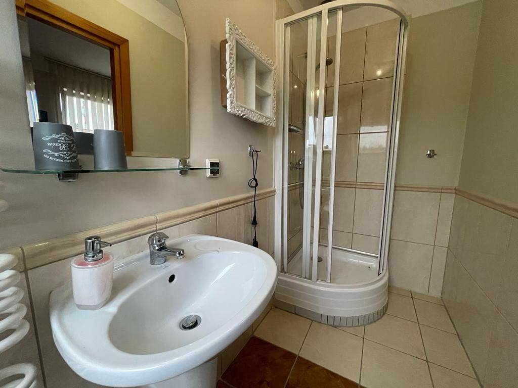 Villa Regina - Spokojna okolica - 100 metrów od lasu - blisko szpitala in Kościerzyna, Morze Bałtyckie