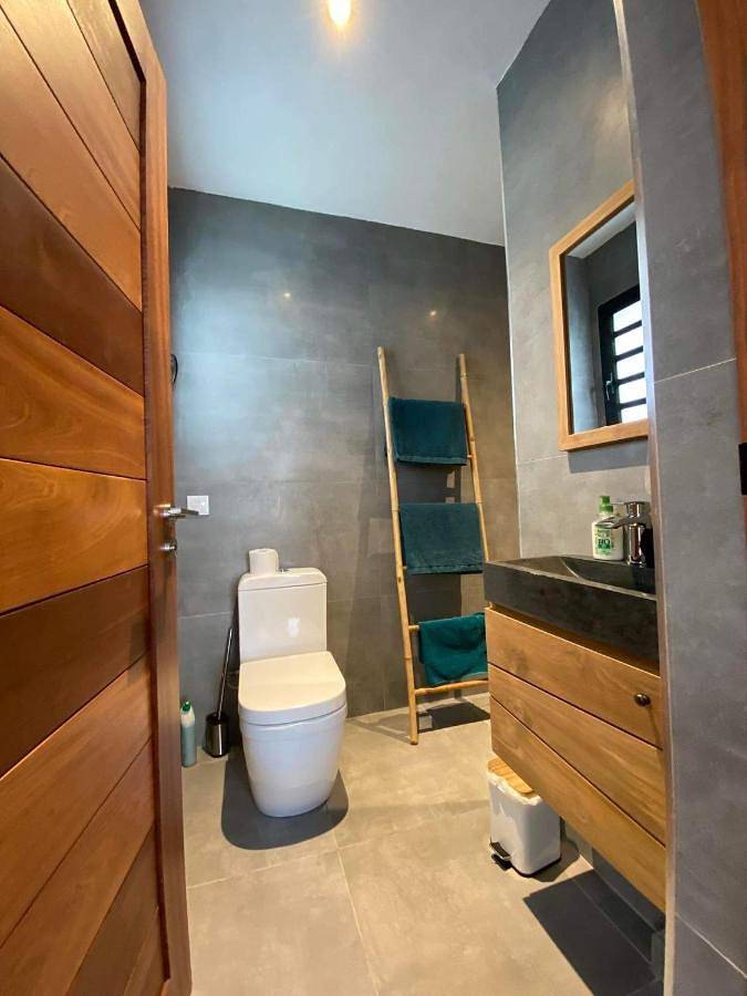 Gîte pour 2 personnes, avec balcon et vue dans Saint-Gilles les Bains - 4