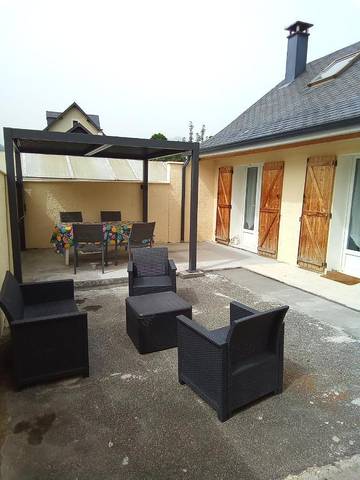 Gîte pour 4 personnes, avec vue et terrasse à Préchac
