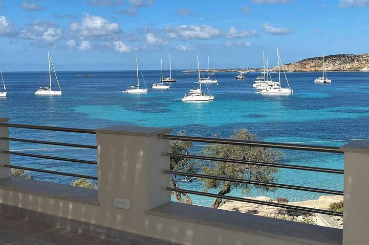 Ganze Wohnung, Queen-Deluxe-Doppelzimmer_01 in Favignana Stadt, Favignana