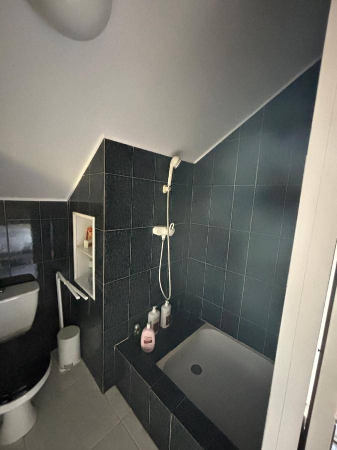 Gîte pour 6 personnes, avec piscine ainsi que balcon et vue à Saint-Jean-Lespinasse