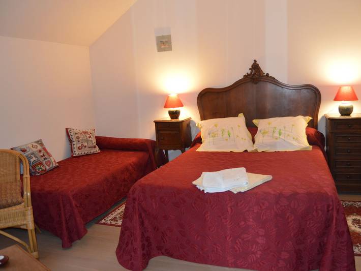 Location de vacances pour 3 personnes, avec terrasse dans Montchevrier