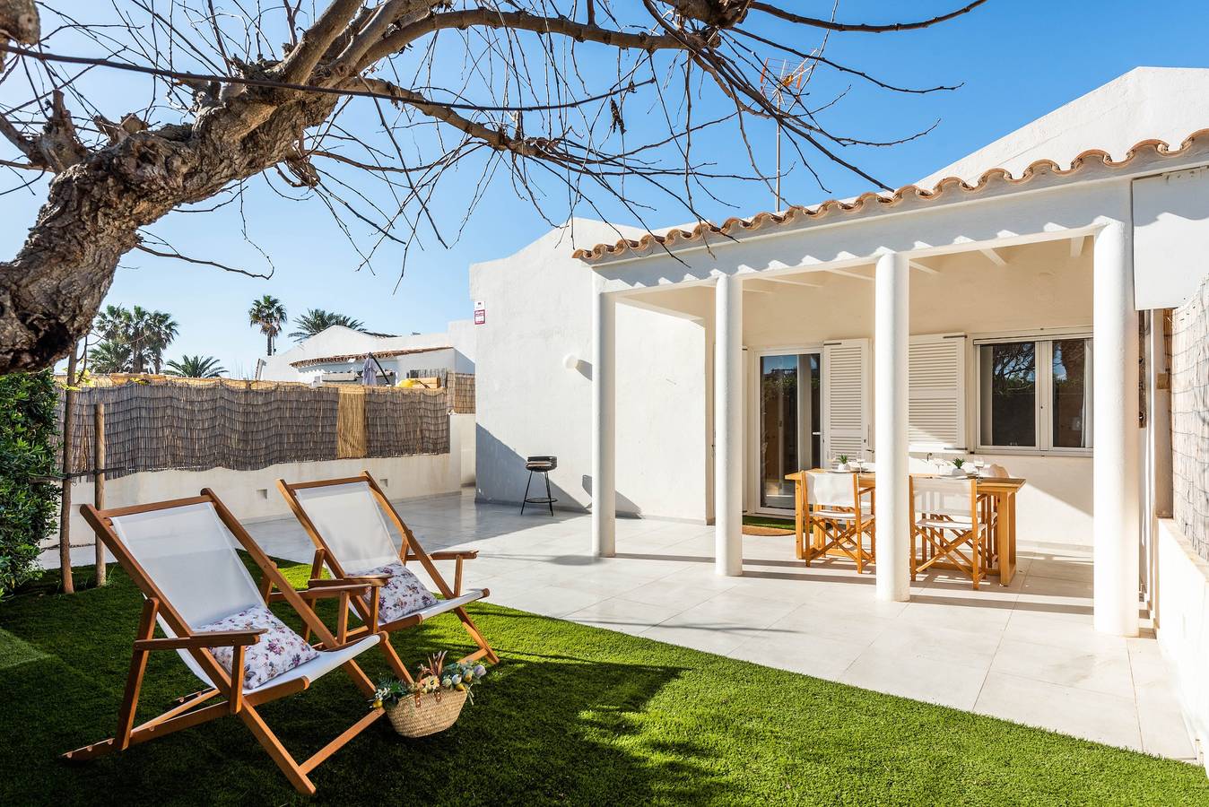 Holiday Home 'Marce' with Private Terrace, Wi-Fi and Air Conditioning in Son Xoriguer, Ciutadella