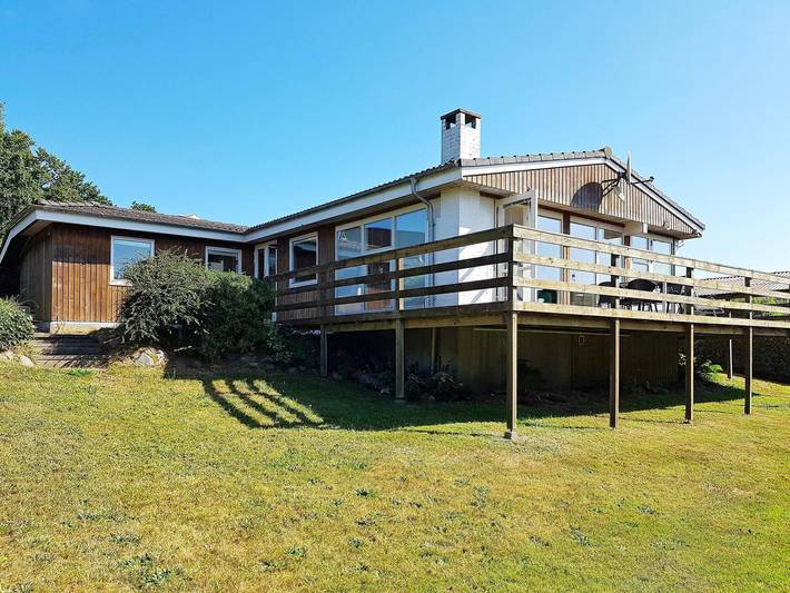 Ferieudlejning for 8 personer, med Terrasse i Hvidbjerg Strand