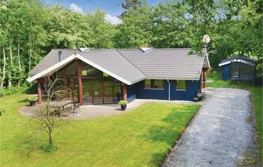 Ferienhaus für 8 Personen, mit Garten und Terrasse sowie Whirlpool und Sauna in Jegum