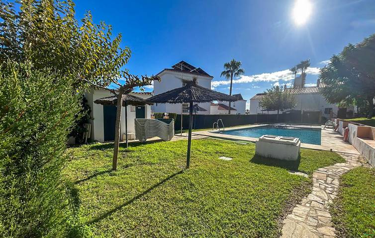 Apartamento para 6 personas, con jardín en Torre de Benagalbón