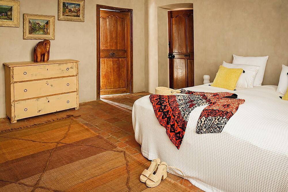 Kilim\" guest room in Montcuq, panoramic view, quiet, unspoilt setting in Montcuq-en-Quercy-Blanc, Lot