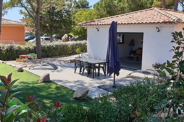 Cottage pour 4 personnes, avec terrasse et jardin à Albitreccia
