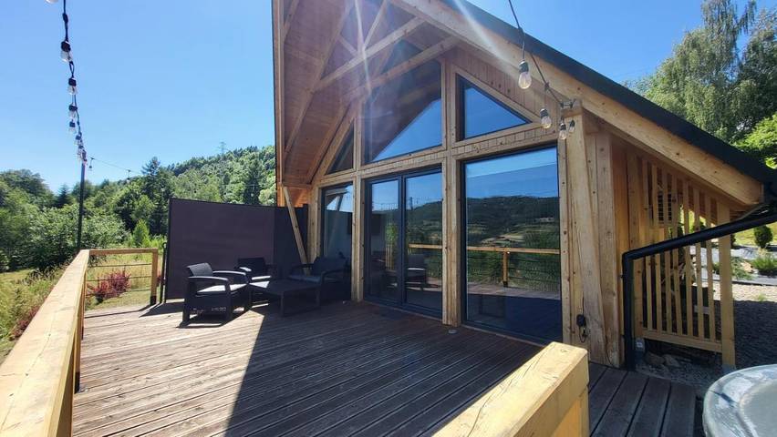 Glamping dla 4 osób, z Jacuzzi i Taras oraz Ogród i Widok na Małopolska