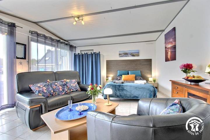 Gîte pour 2 personnes, avec terrasse dans Plage de Locmiquel - 3