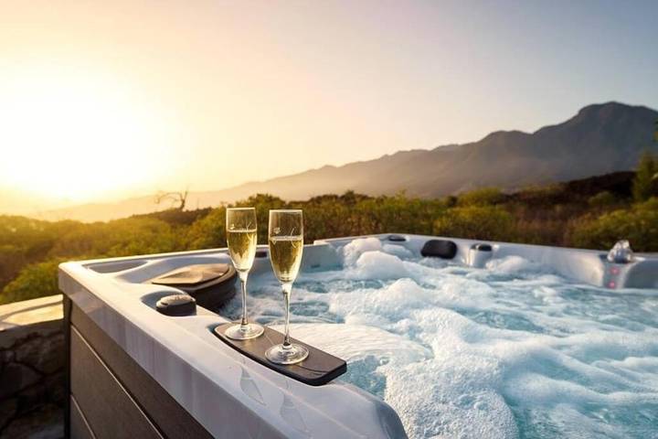 Chalet para 8 personas, con jacuzzi y piscina además de sauna y jardín en La Palma - 2