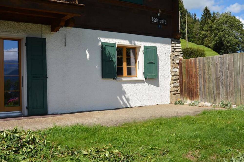 Ganze Wohnung, Rehweid (Eg) Appartement/Fewo, Dusche oder Bad, Wc 5-Bettwohnung in Saanenmöser, Saanen