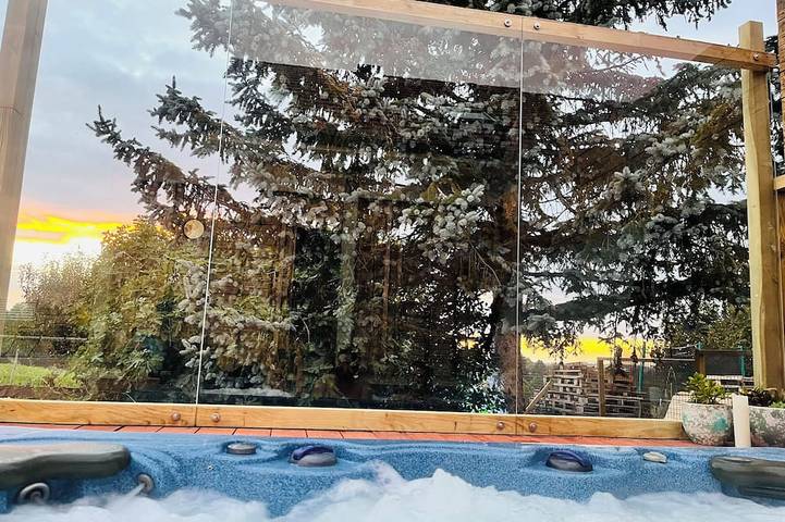 Gîte pour 2 personnes, avec jardin ainsi que jacuzzi et terrasse dans Blandin - 3