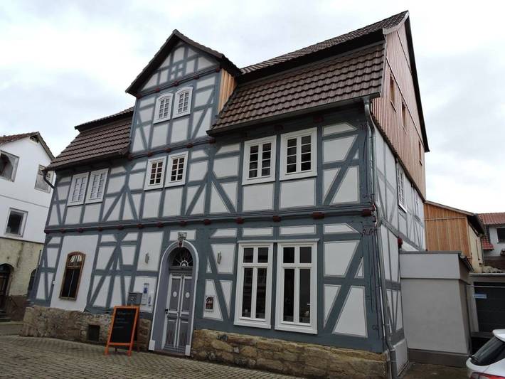 Ferienwohnung für 4 Personen, mit Terrasse und Ausblick in Felsberg