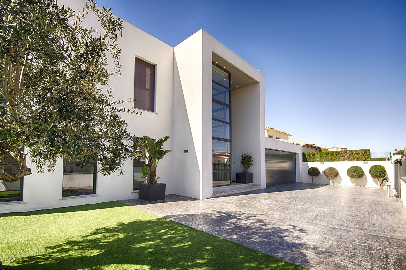 Villa für 8 Personen mit Garten in Empuriabrava, Oberampurien