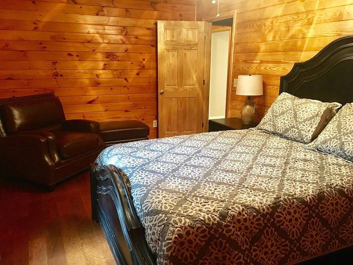 Vacation rental for 13 people, with yard and pool as well as hot tub in Maggie Valley