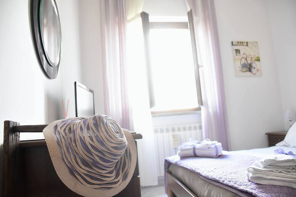 Ganze Wohnung, Apartment with parking 5 minutes from the Terme dei Papi in Viterbo in Vitorchiano, Viterbo Provinz