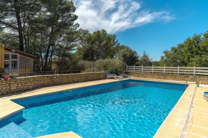 Villa "Les Vallons" con piscina privata, giardino e Wi-Fi in Lioux, Parco naturale regionale del Luberon