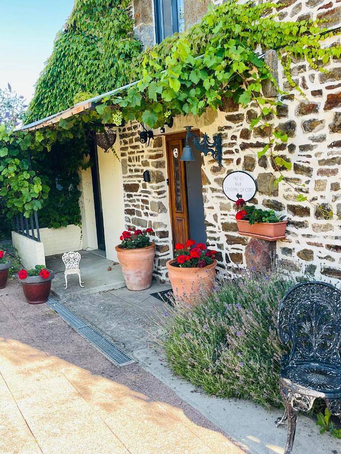 Location de vacances pour 2 personnes, avec vue et terrasse dans Tinchebray-Bocage - 3