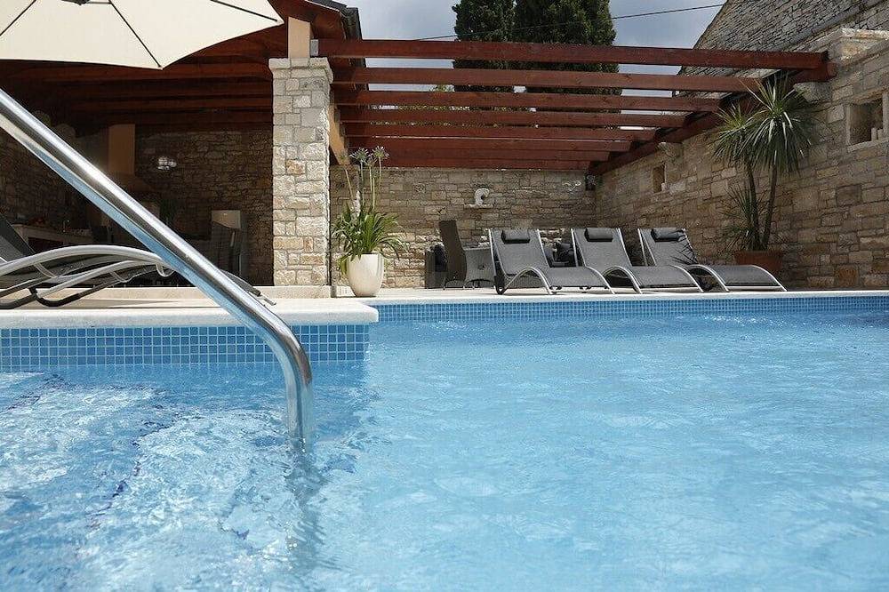 Beheizter Aussenpool + Spa Whirlpool + Sauna: Steinvilla mit privatem Pool in Kanfanar, Zentralistrien